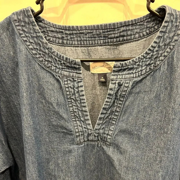 Universal Thread Denim Chambray V Neck Pullover Blouse size medium - Picture 3 of 6